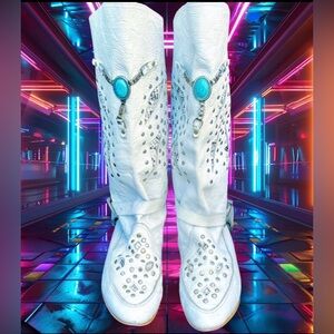 TEKAH TALL WHITE LEATHER STUDDED VINTAGE 80s RETRO BOOTS - 8 / 8.5